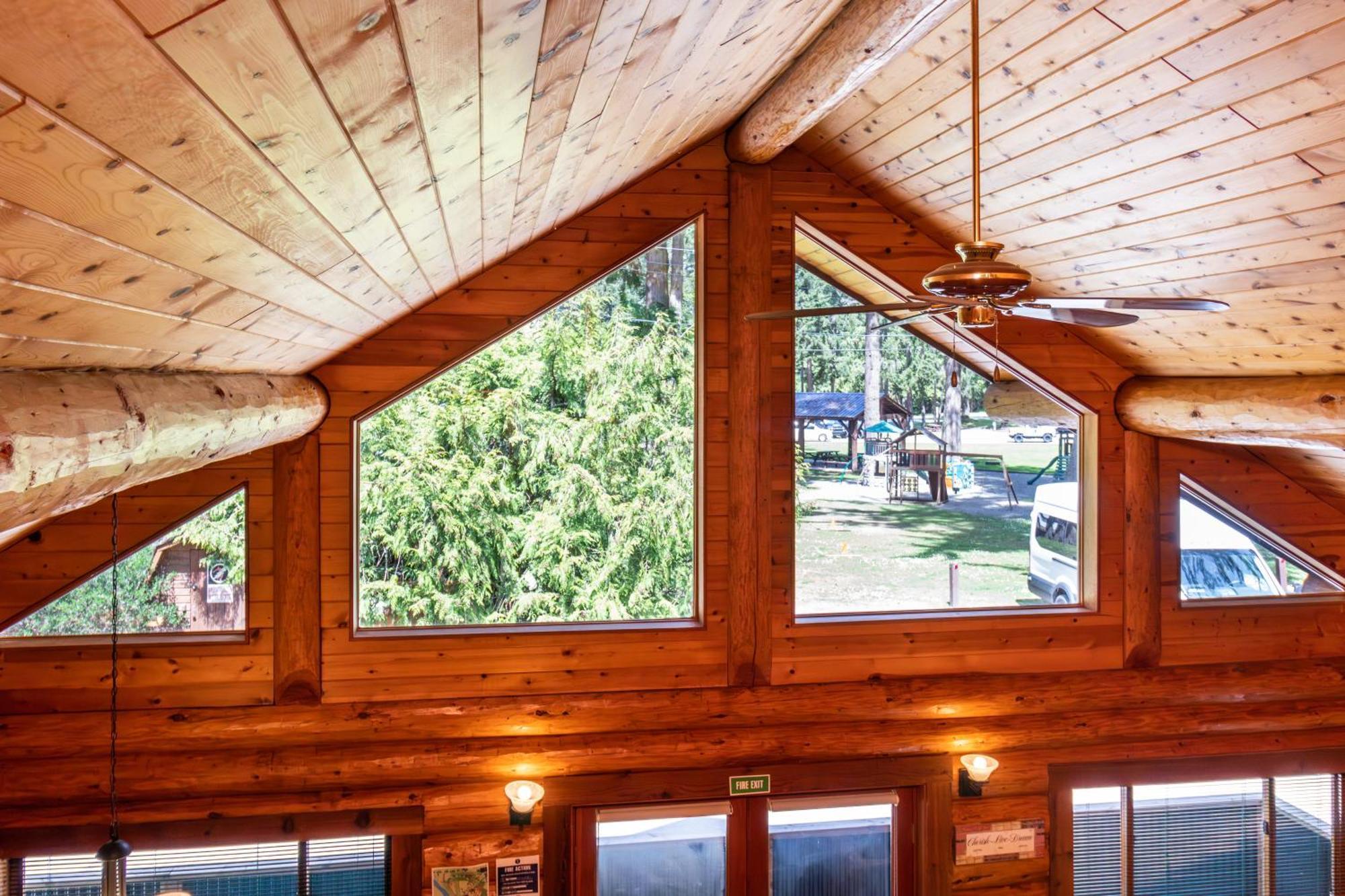 Riverbend Cottage & Rv Resort Парксвил Екстериор снимка