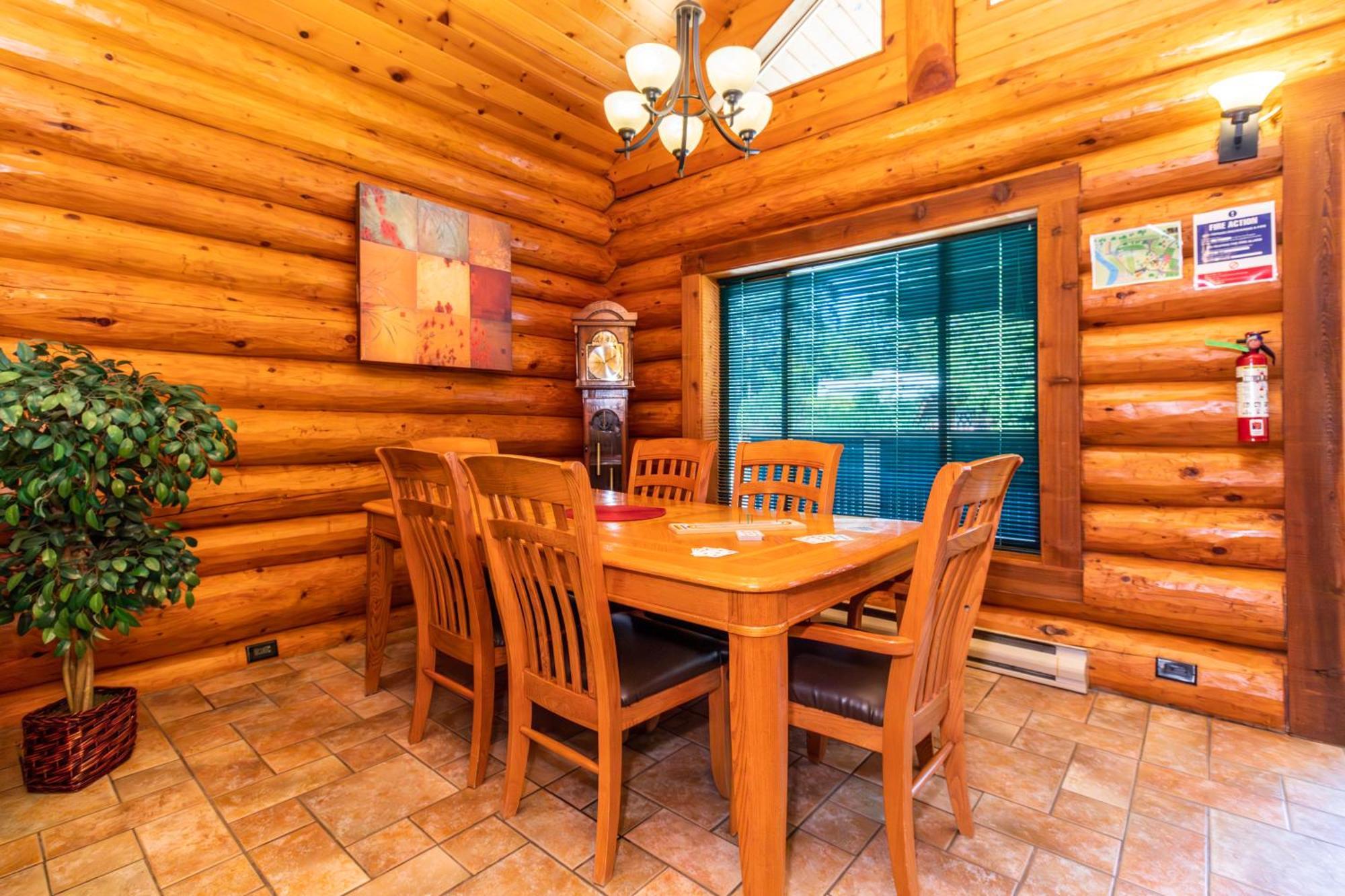 Riverbend Cottage & Rv Resort Парксвил Екстериор снимка
